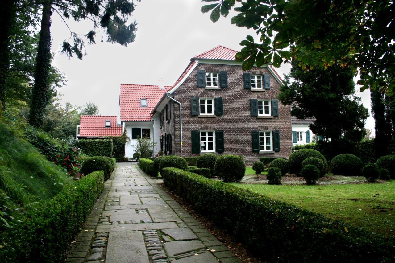 Landhaus In Idyllischer, Ruhiger Lage Und Flughafennaehe Ratingen Eksteriør bilde